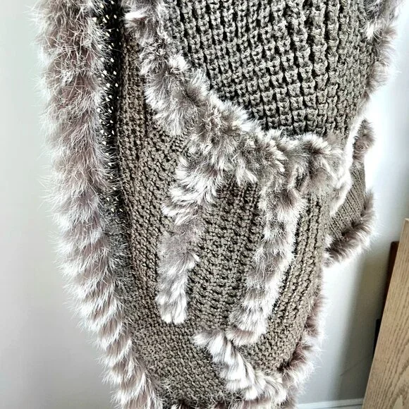 Dolce Cabo | Rabbit Fur Trim Open Knit Wrap Cardigan | Sage | Size L - Picture 10 of 12